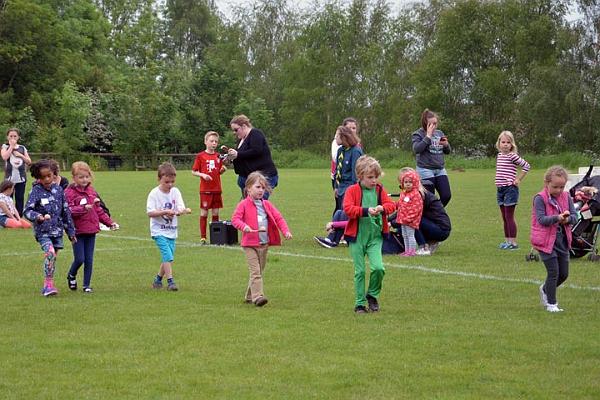 8. Egg - spoon race.jpg